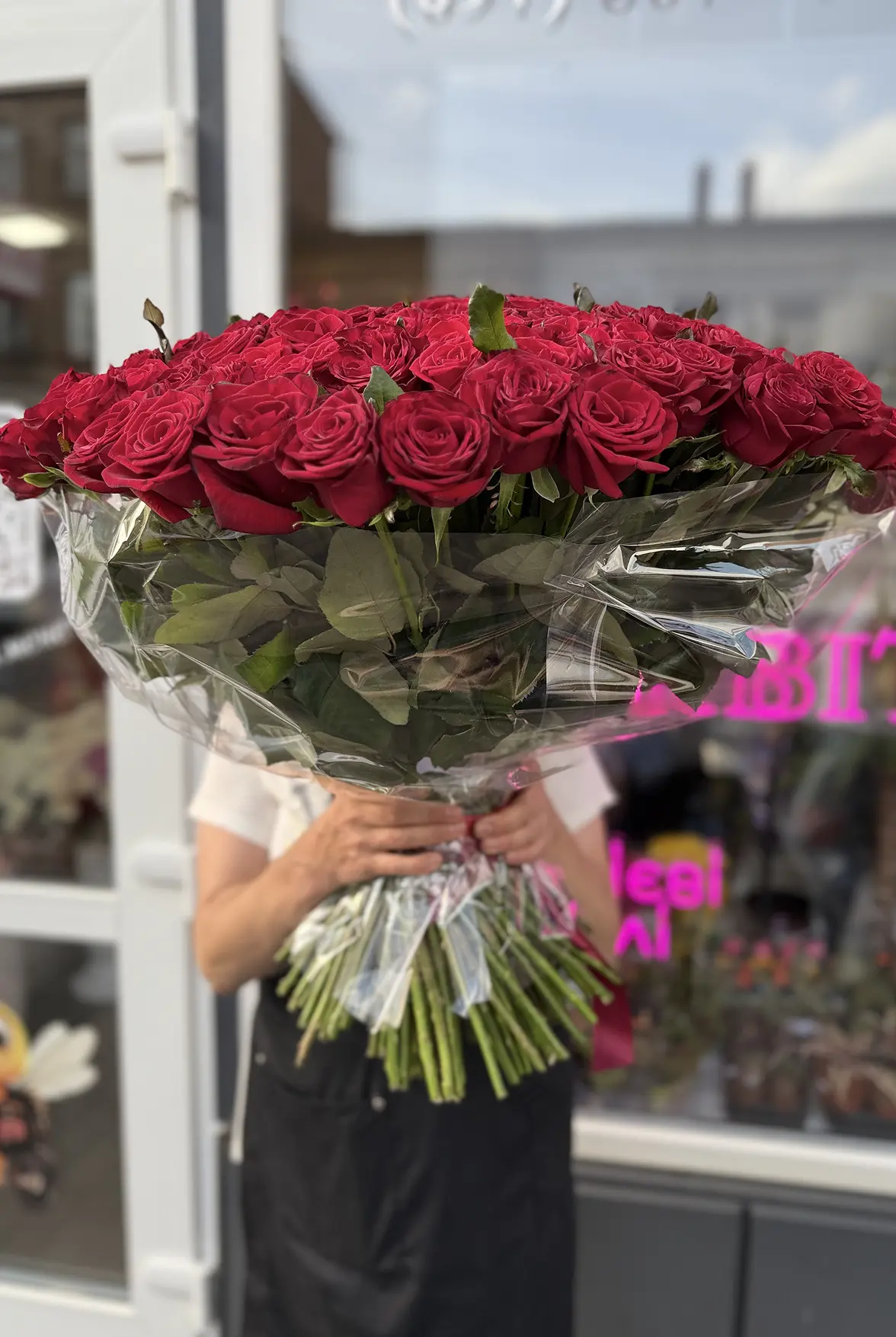 Великий букет троянд